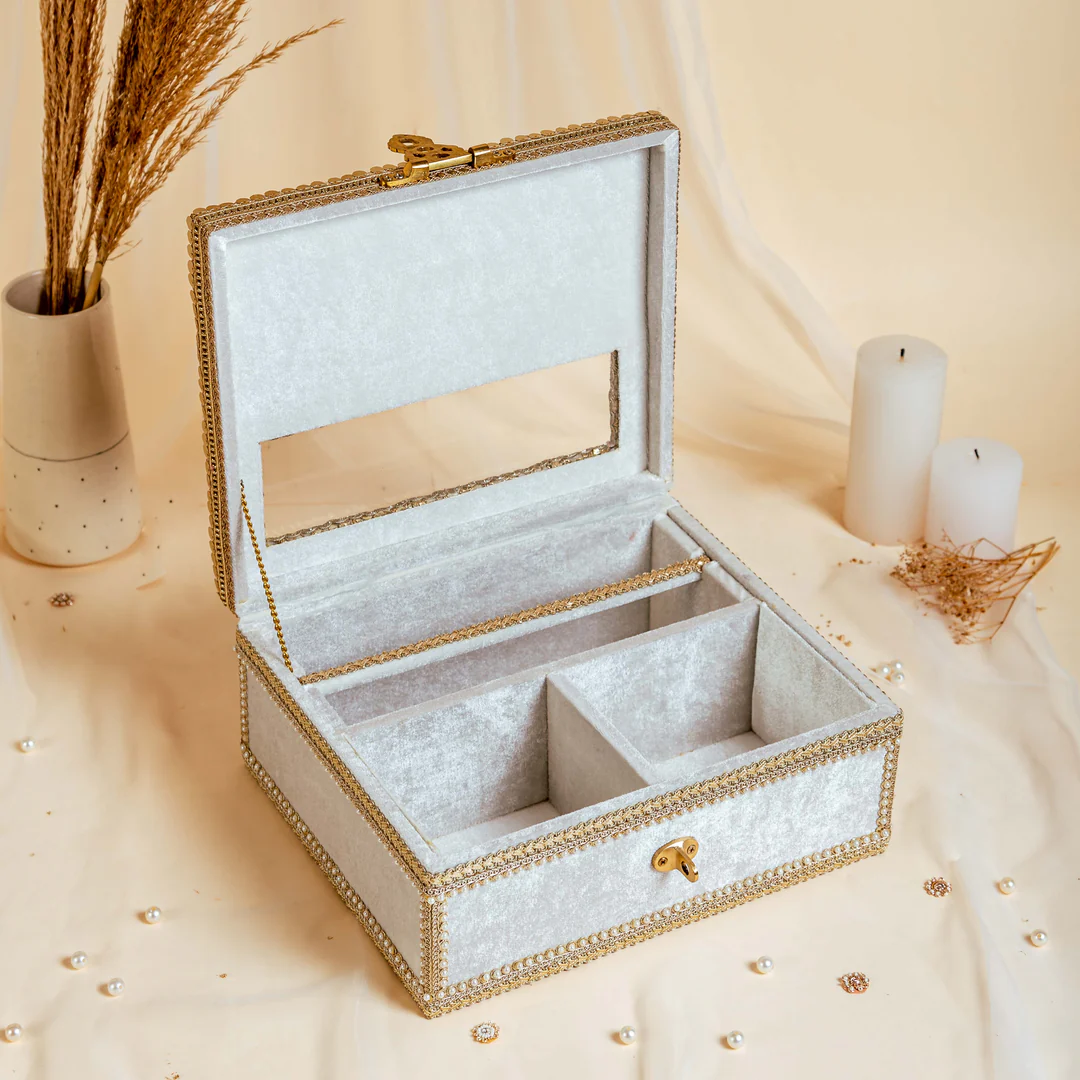 Zehra Ivory Chura Kaleera Box view 1