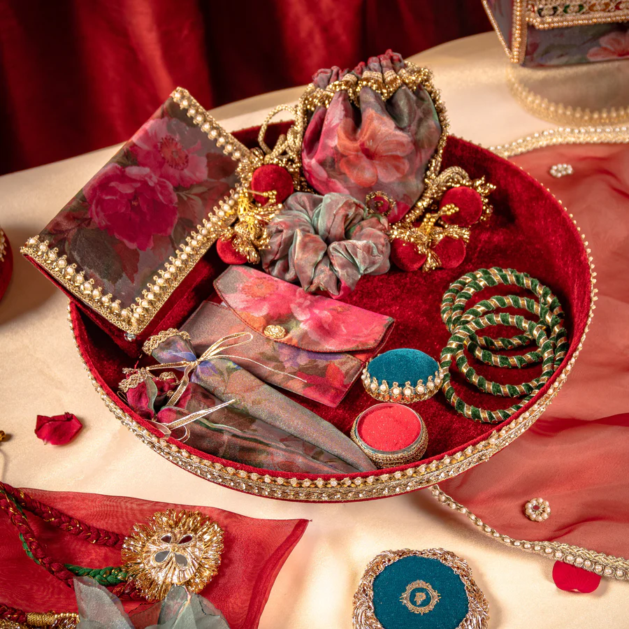 Surkh Teej Set view 3