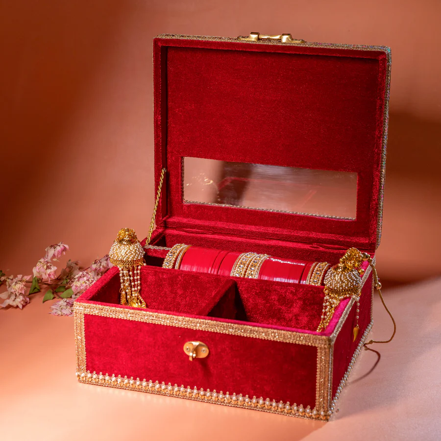 Surkh Chura Ceremony Set view 3